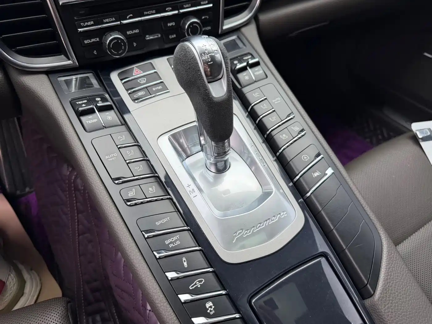 Porsche Panamera 2014 Panamera 4 3.0T фото 13