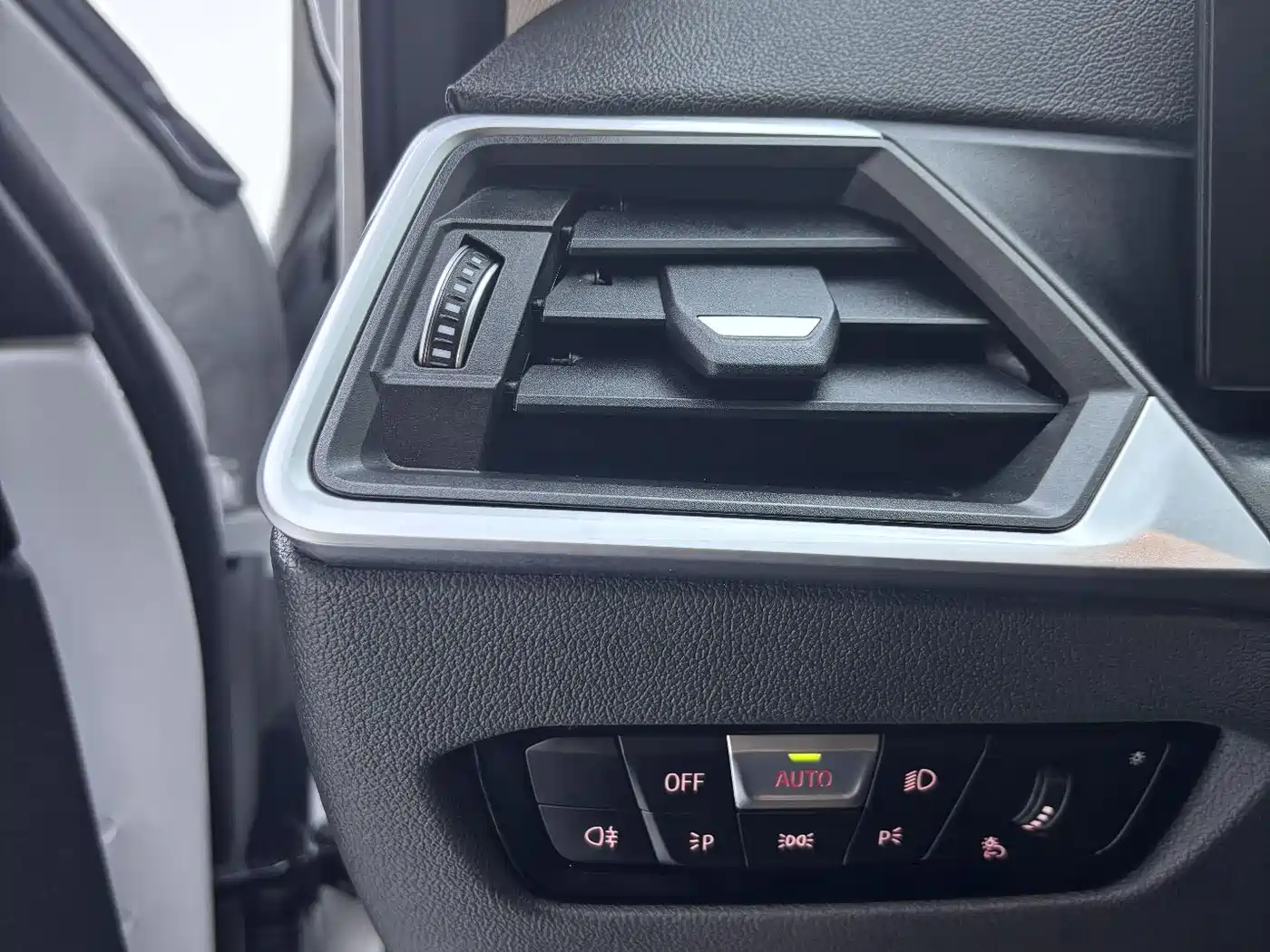 BMW 3 Series 2023 320Li M Sport Package фото 14