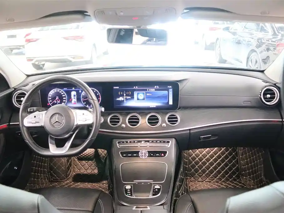 Mercedes-Benz E-Class 2019 E 300 L Sport Fashion фото 5