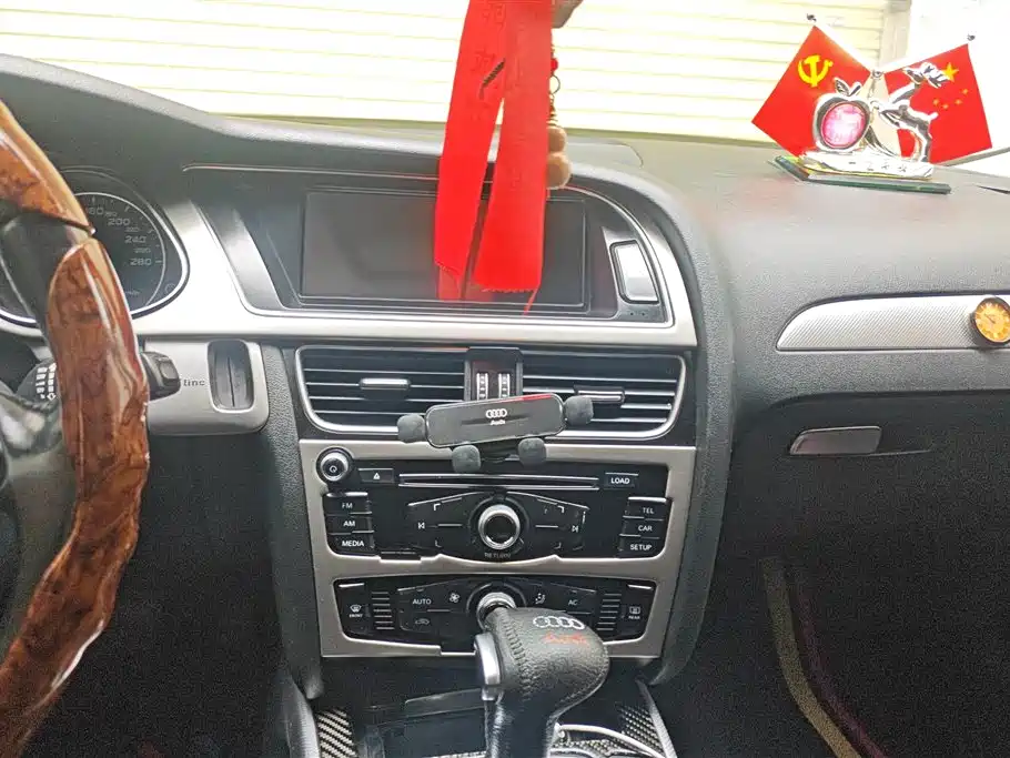Audi A4L 2013 35 TFSI Automatic Standard фото 13