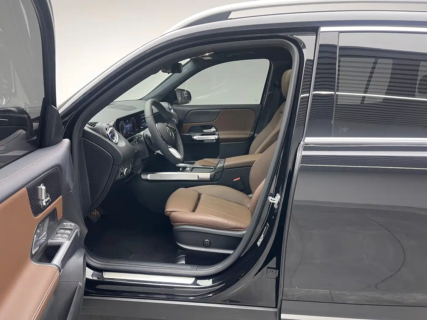 Mercedes-Benz GLB 2024 Facelift GLB 220 Dynamic фото 16