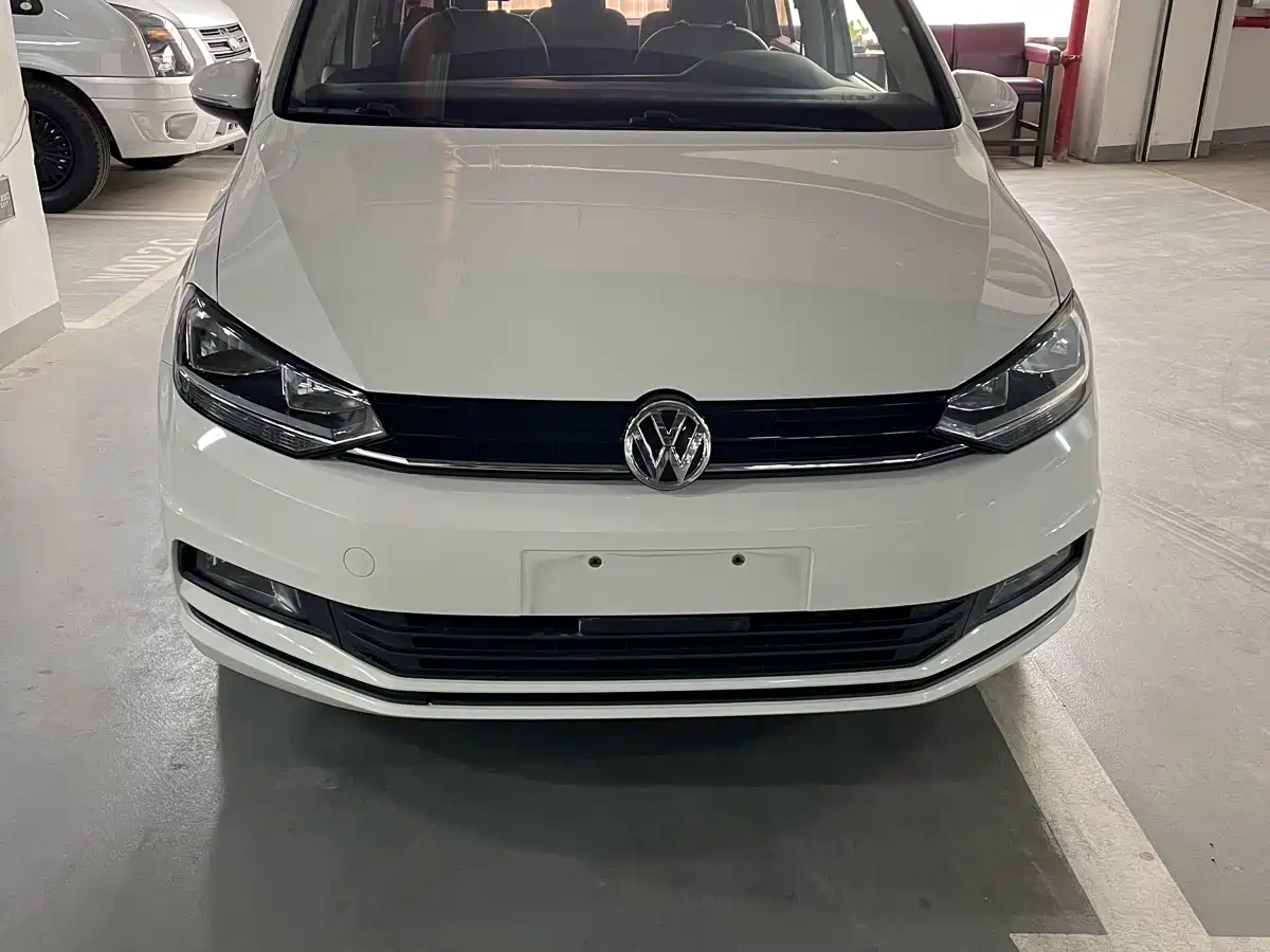 Volkswagen Touran 2018 Touran L 280TSI DSG Trendline 7-seater China V фото 2