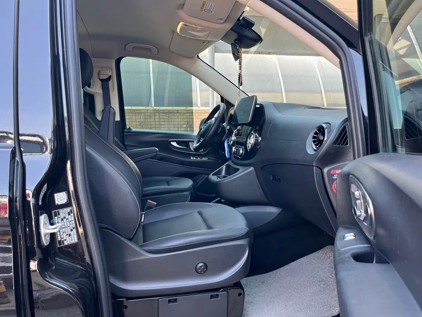 Mercedes-Benz Vito 2024 2.0T Business 7-Seater фото 22
