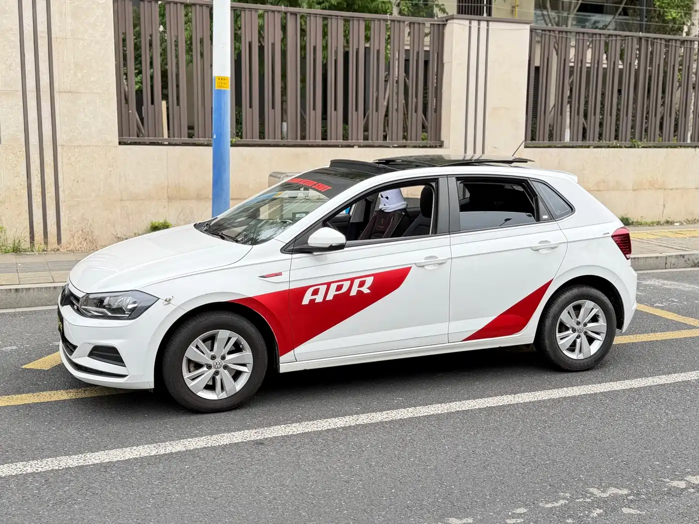 Volkswagen Polo 2019 Plus 1.5L Automatic Panorama Enjoyment Edition фото 5