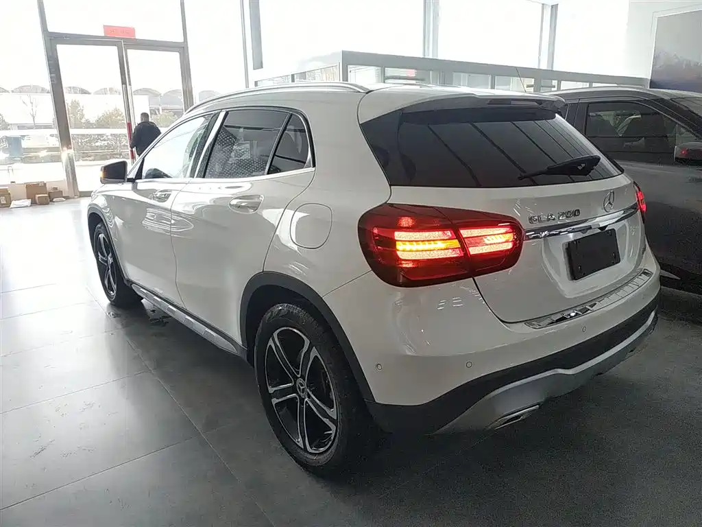Mercedes-Benz GLA 2018 GLA 200 Fashion фото 21