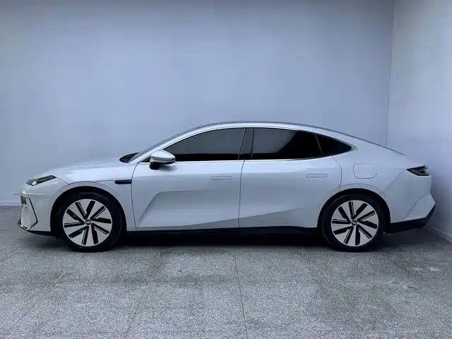 Фото 6 - Geely Galaxy Galaxy E8