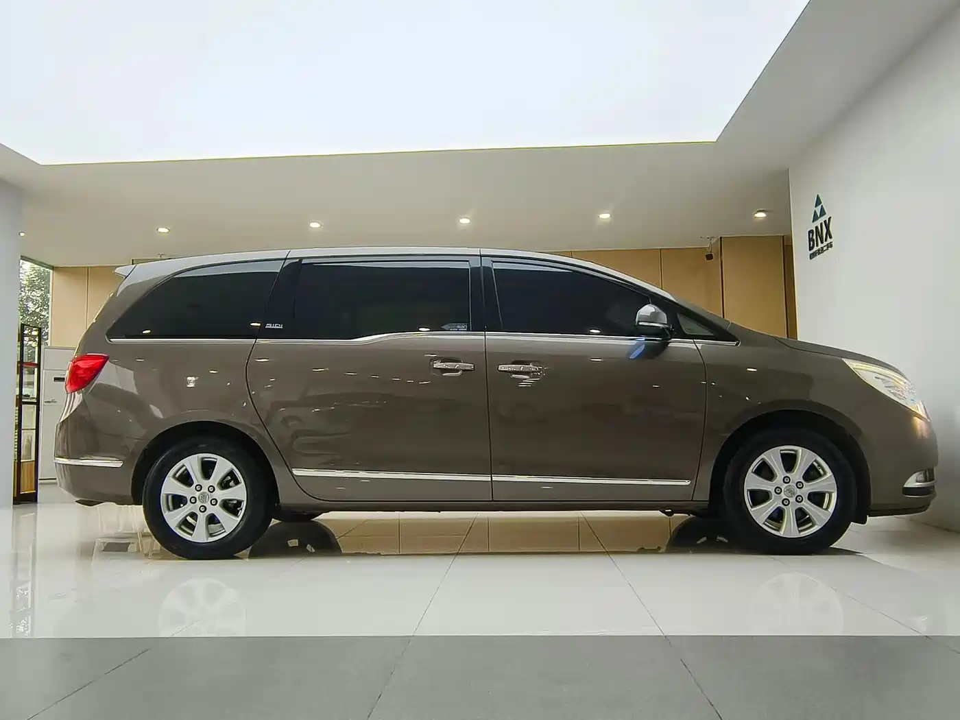 Buick GL8 2014 3.0L XT Luxury Business Flagship фото 3