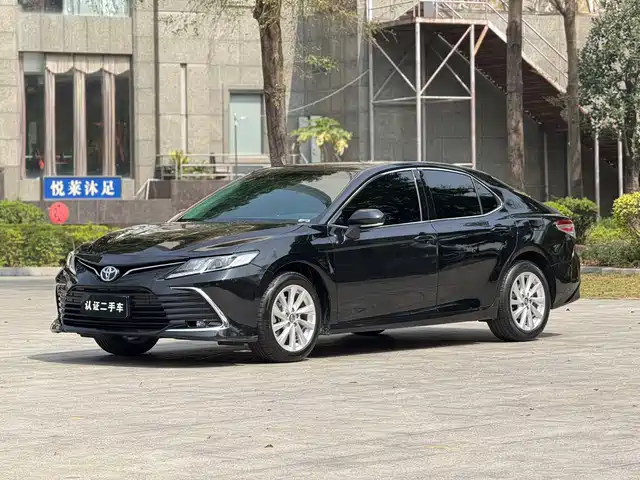 TOYOTA CAMRY