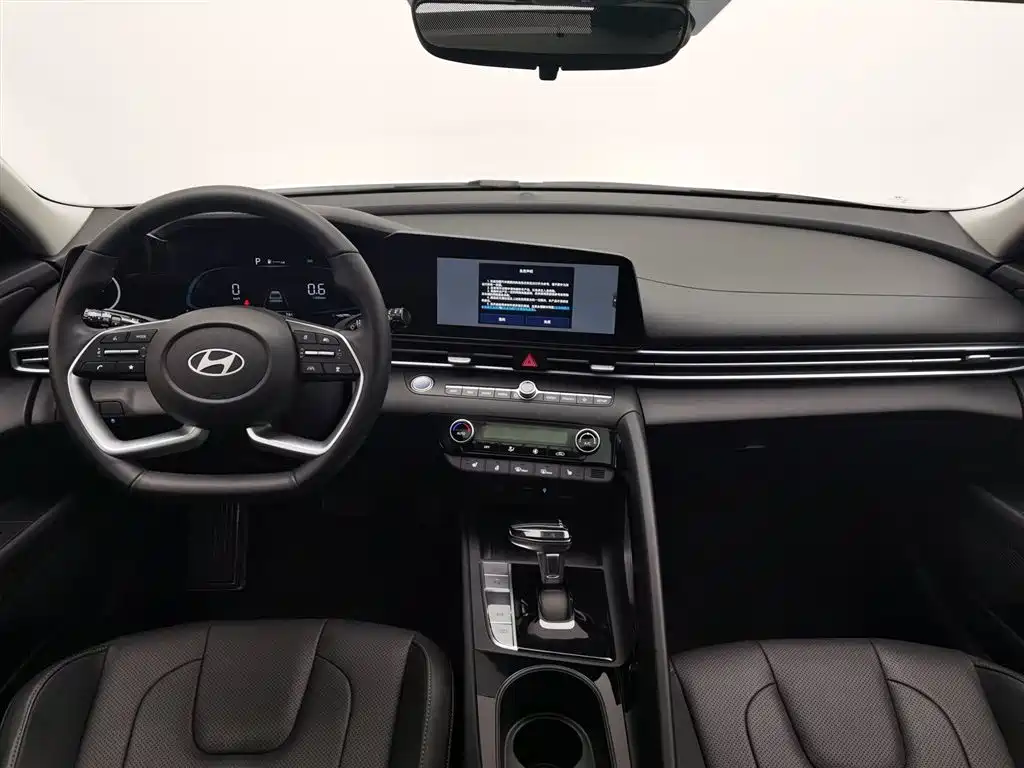 MODERN ELANTRA