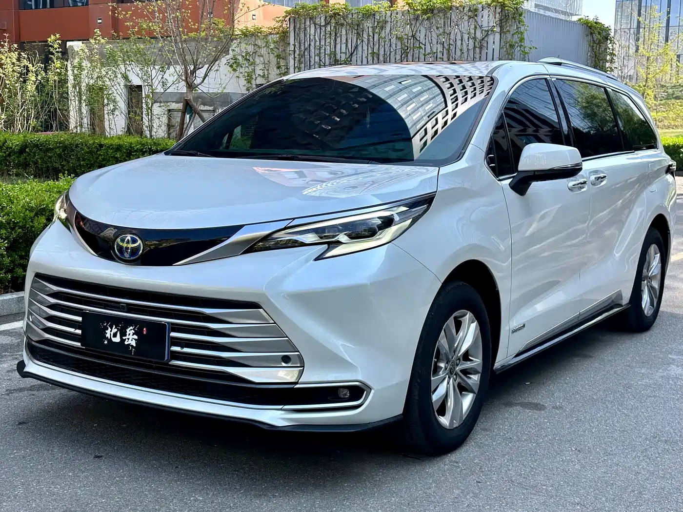Toyota Sienna 2021 2.5L Hybrid Platinum Edition