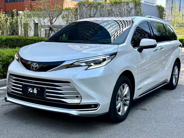 Toyota Sienna 2021 2.5L Hybrid Platinum Edition