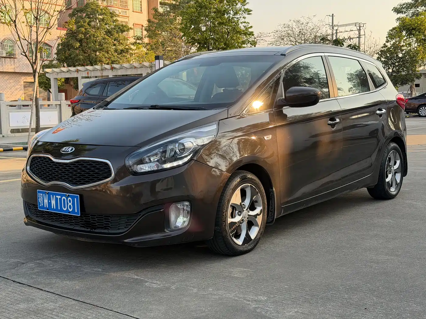 Kia Carens 2013 2.0L 7-Seat Auto Standard China IV