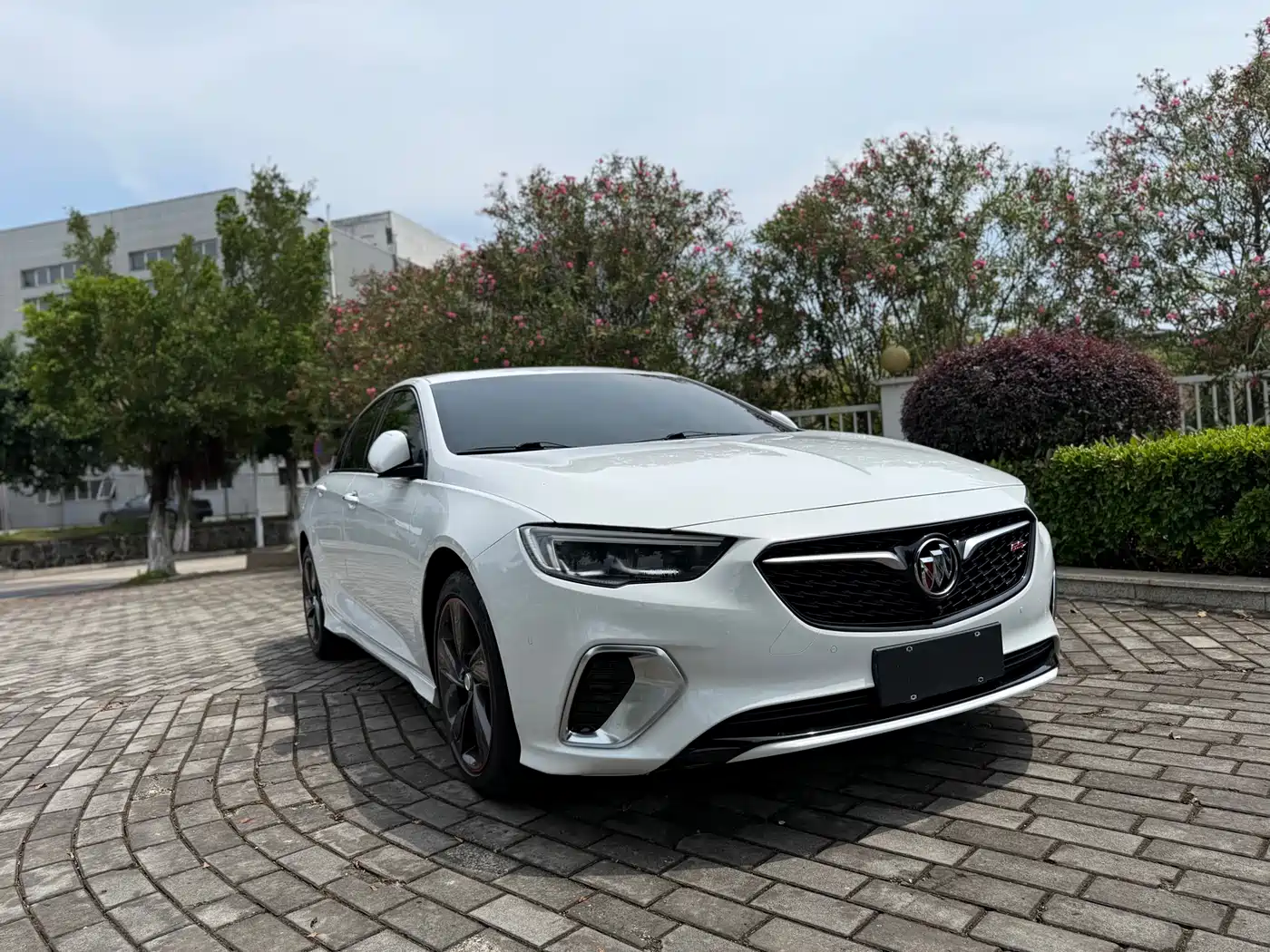 Buick Regal 2017 GS 28T Luxury Model фото 3