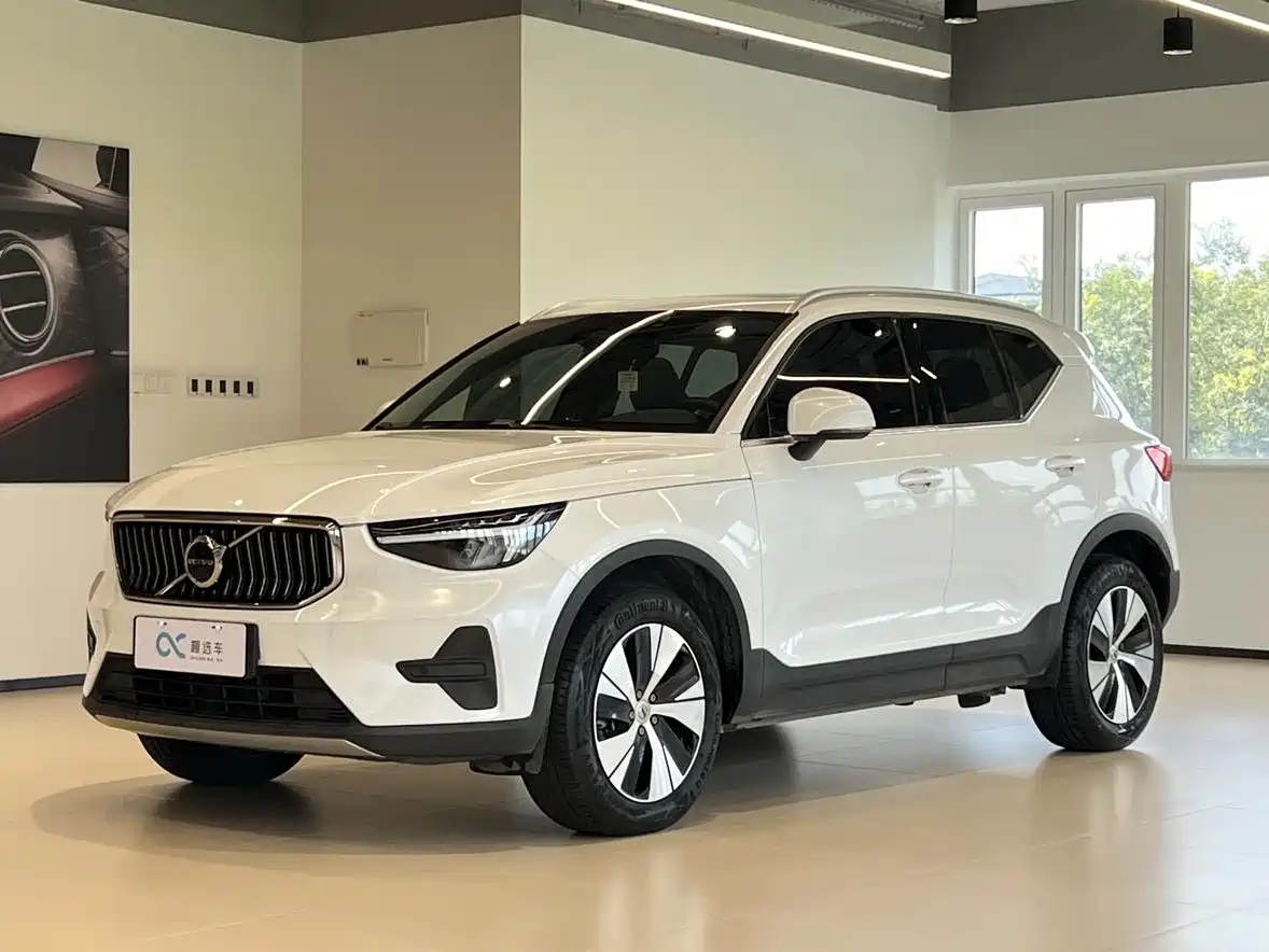 2024 Volvo XC40