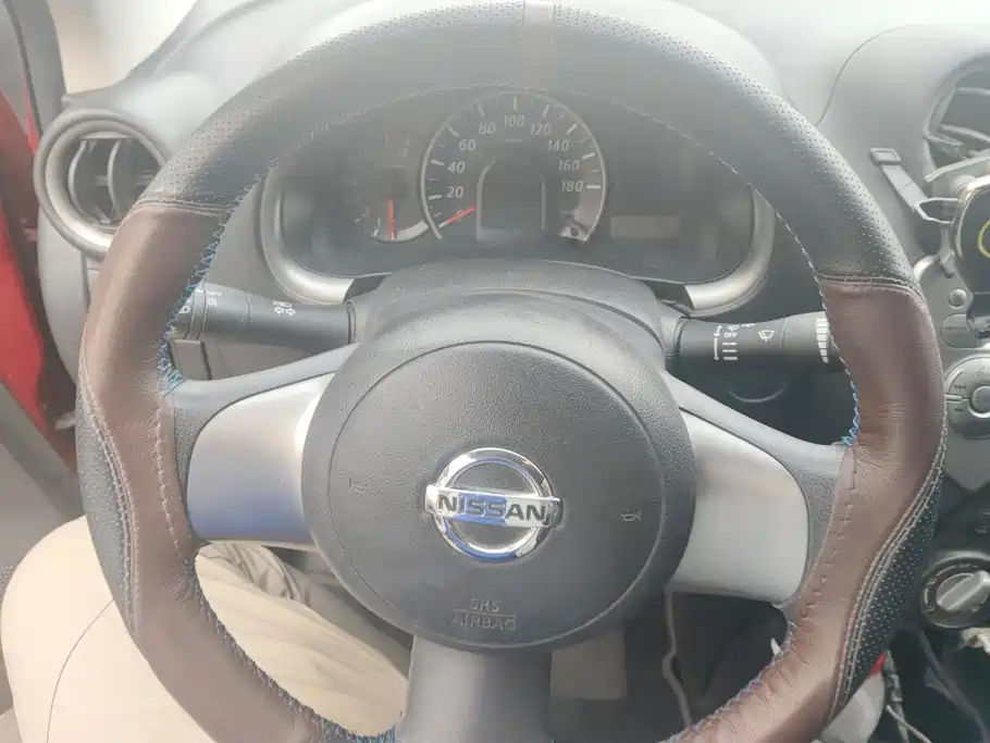 Nissan March 2015 2010 1.5L Automatic Easy Shine Edition