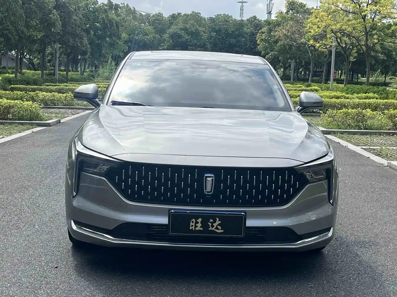 Photo 2 - Besturn B70