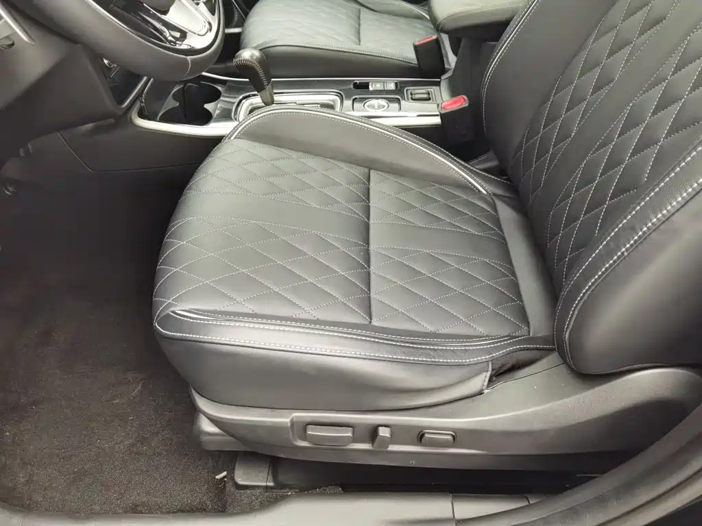 Фото 20 - Mitsubishi Outlander