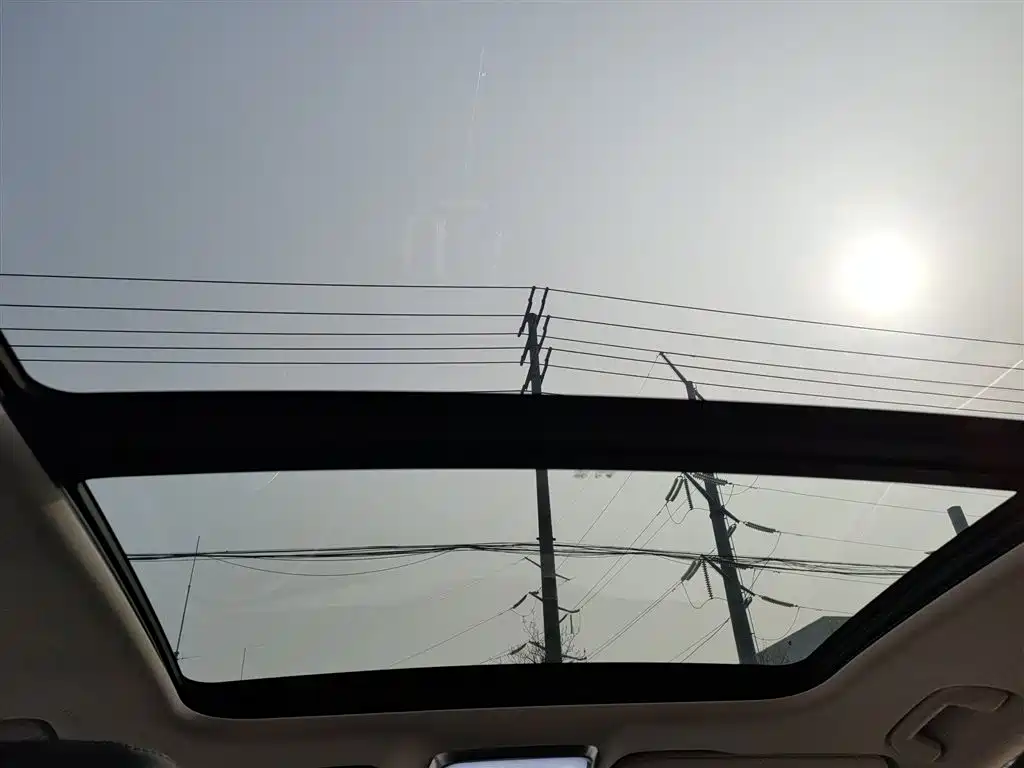 Hongqi H5 2025 1.5T DCT Flag Rhythm 500,000 Units Memorial Edition фото 8