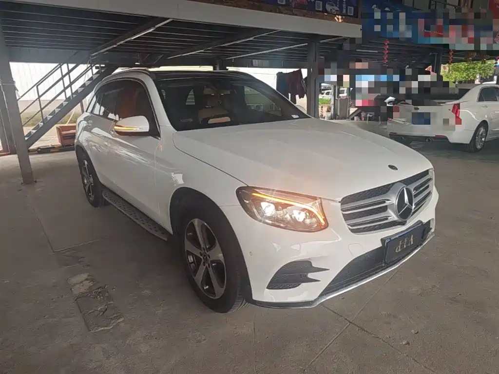 Mercedes-Benz GLC 2017 GLC 300 4MATIC Dynamic фото 4