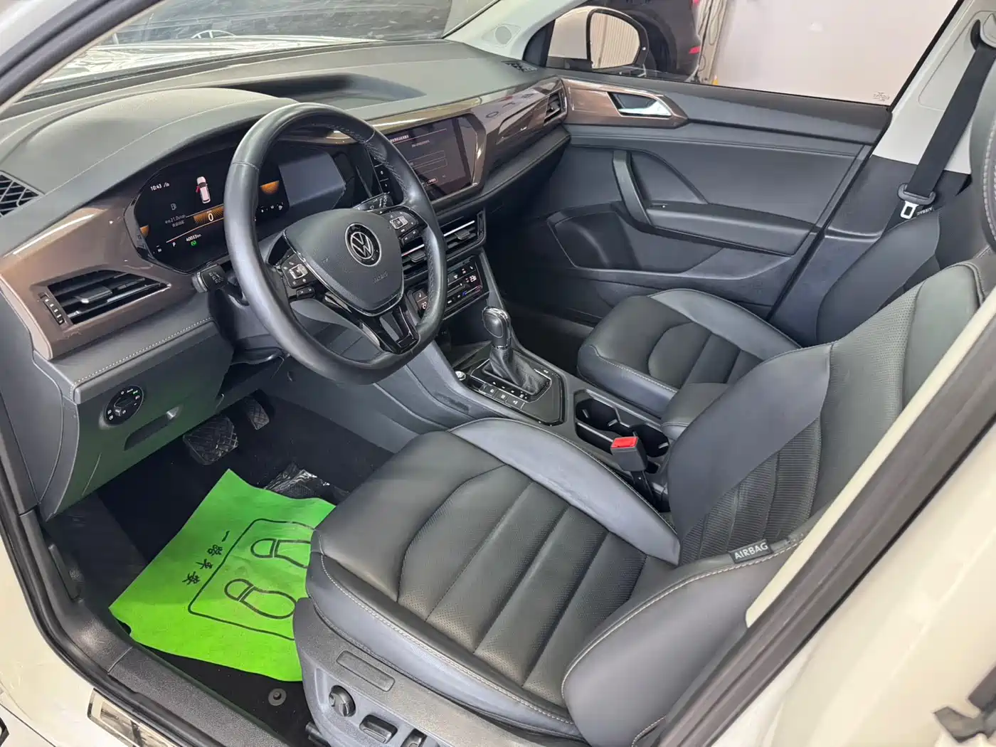 Volkswagen Tharu 2022 280TSI FWD Luxury Edition фото 5
