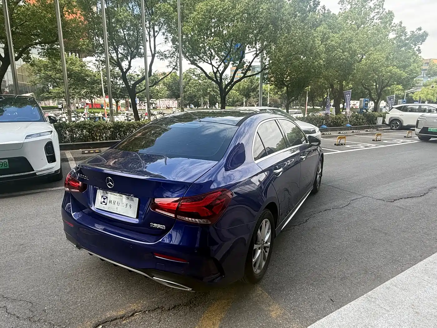 Mercedes-Benz A-Class 2020 A 200 L Sport Sedan фото 5