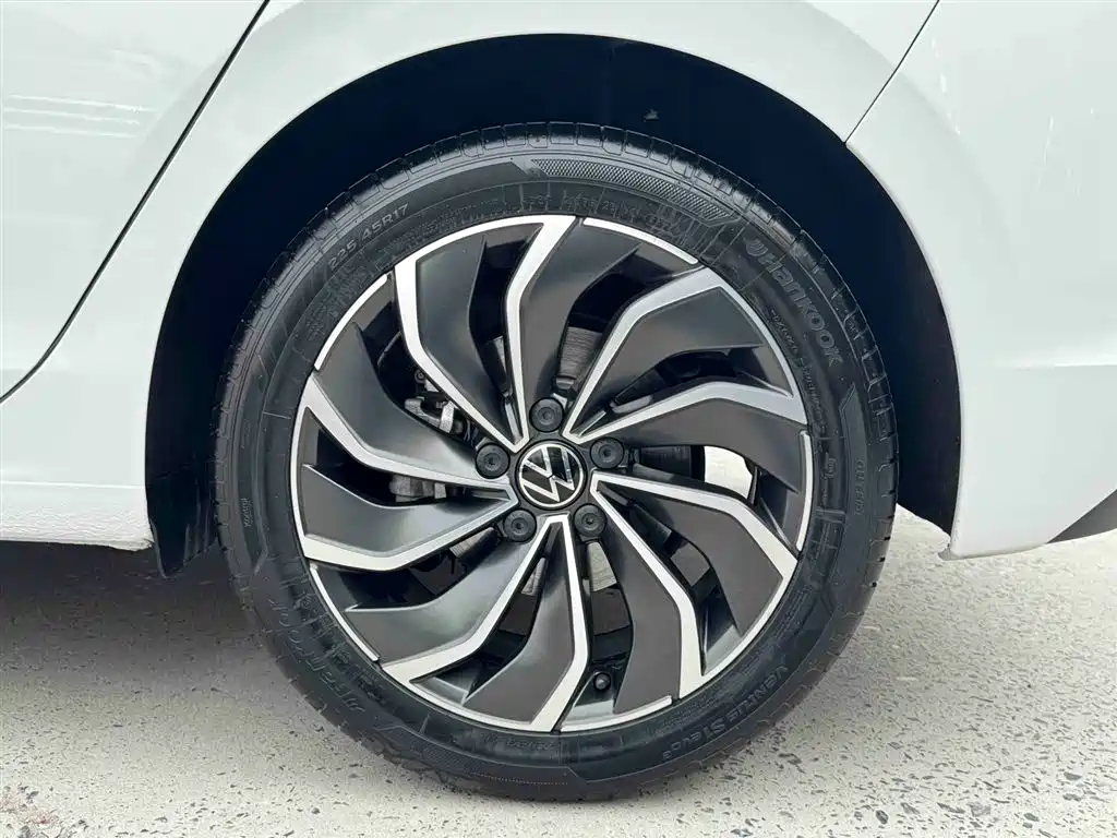 Volkswagen Golf 2024 280TSI DSG Pro 50th Anniversary Edition фото 9