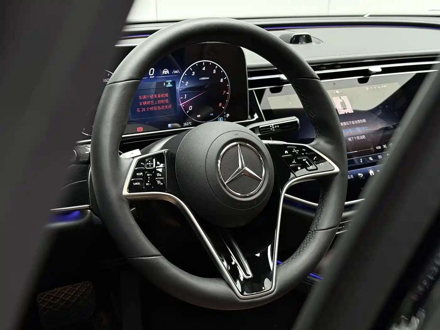 Mercedes-Benz E-Class 2024 Model E 300 L Luxury фото 4