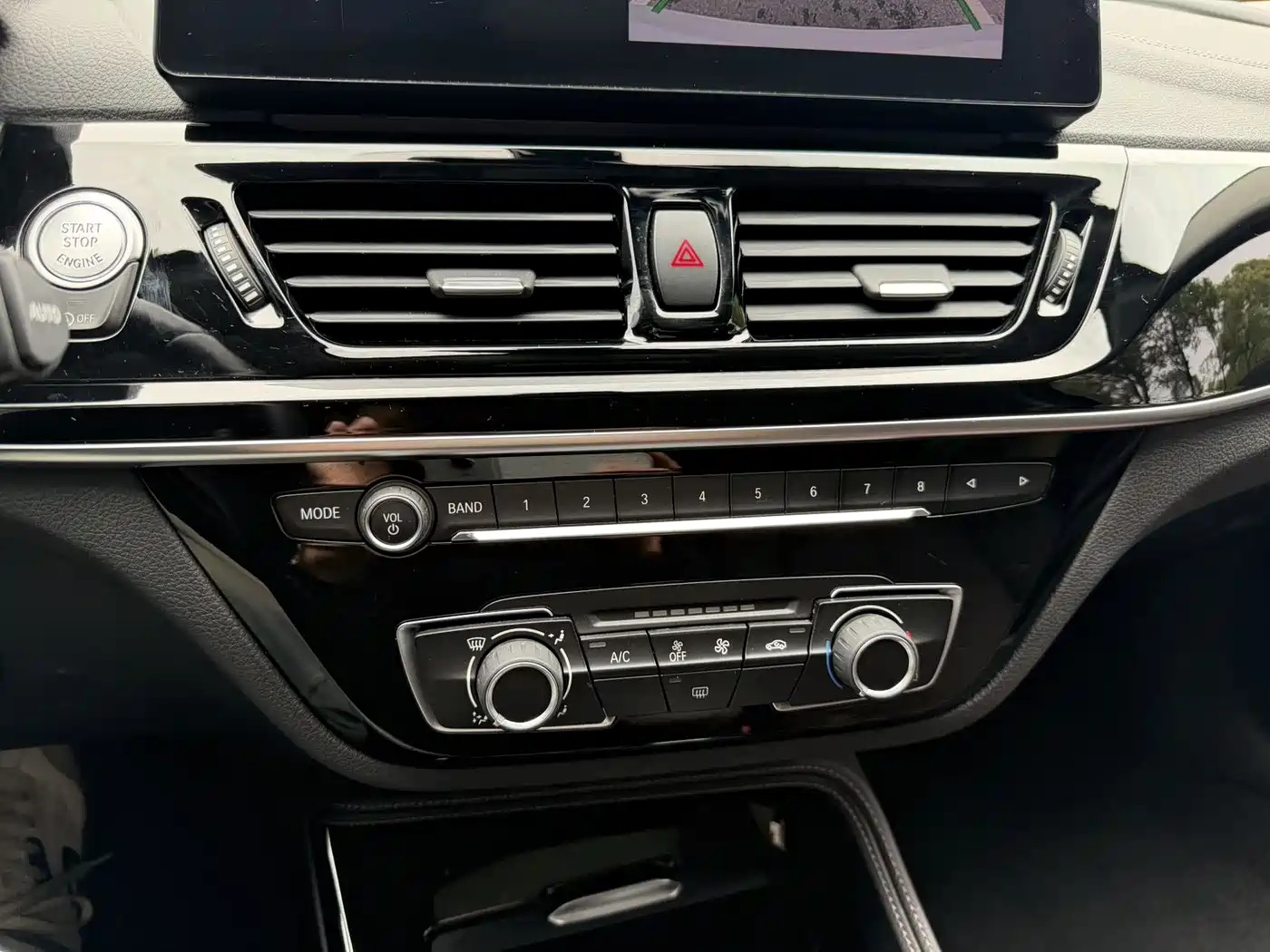BMW 1 Series 2022 120i M Sport Shadow Edition фото 21