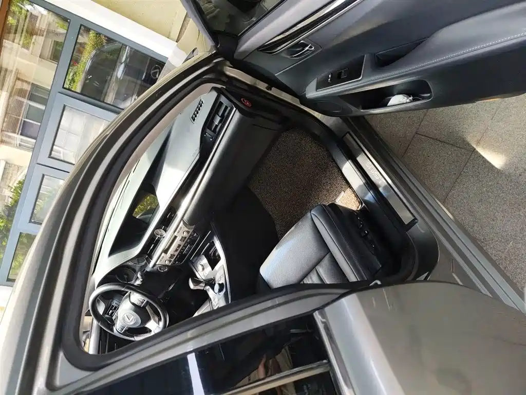 Lexus ES 2015 200 Elite Edition фото 20