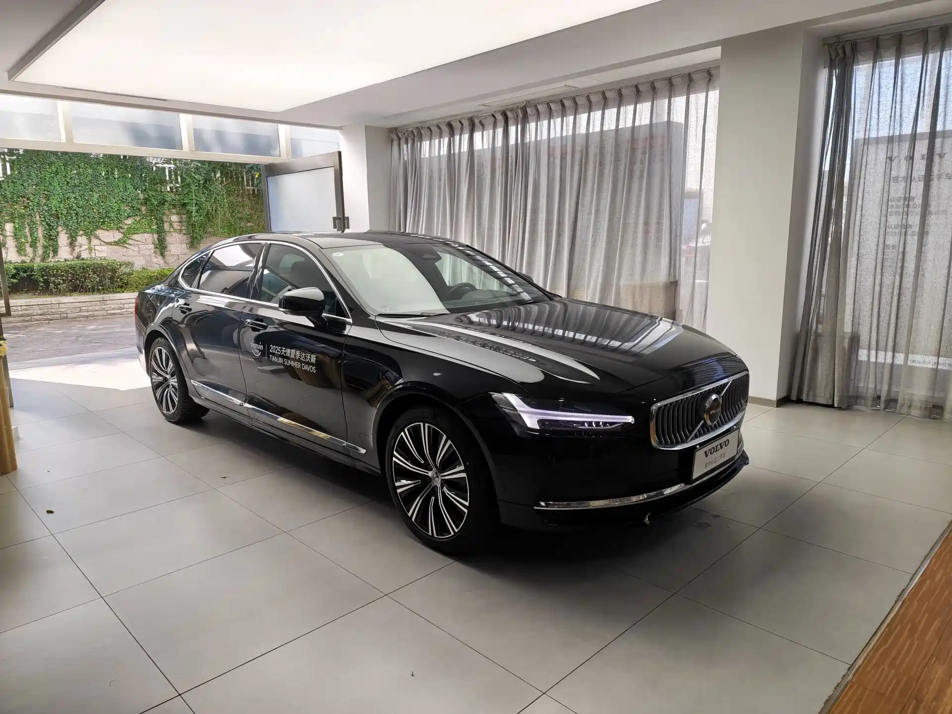 Фото 3 - Volvo S90