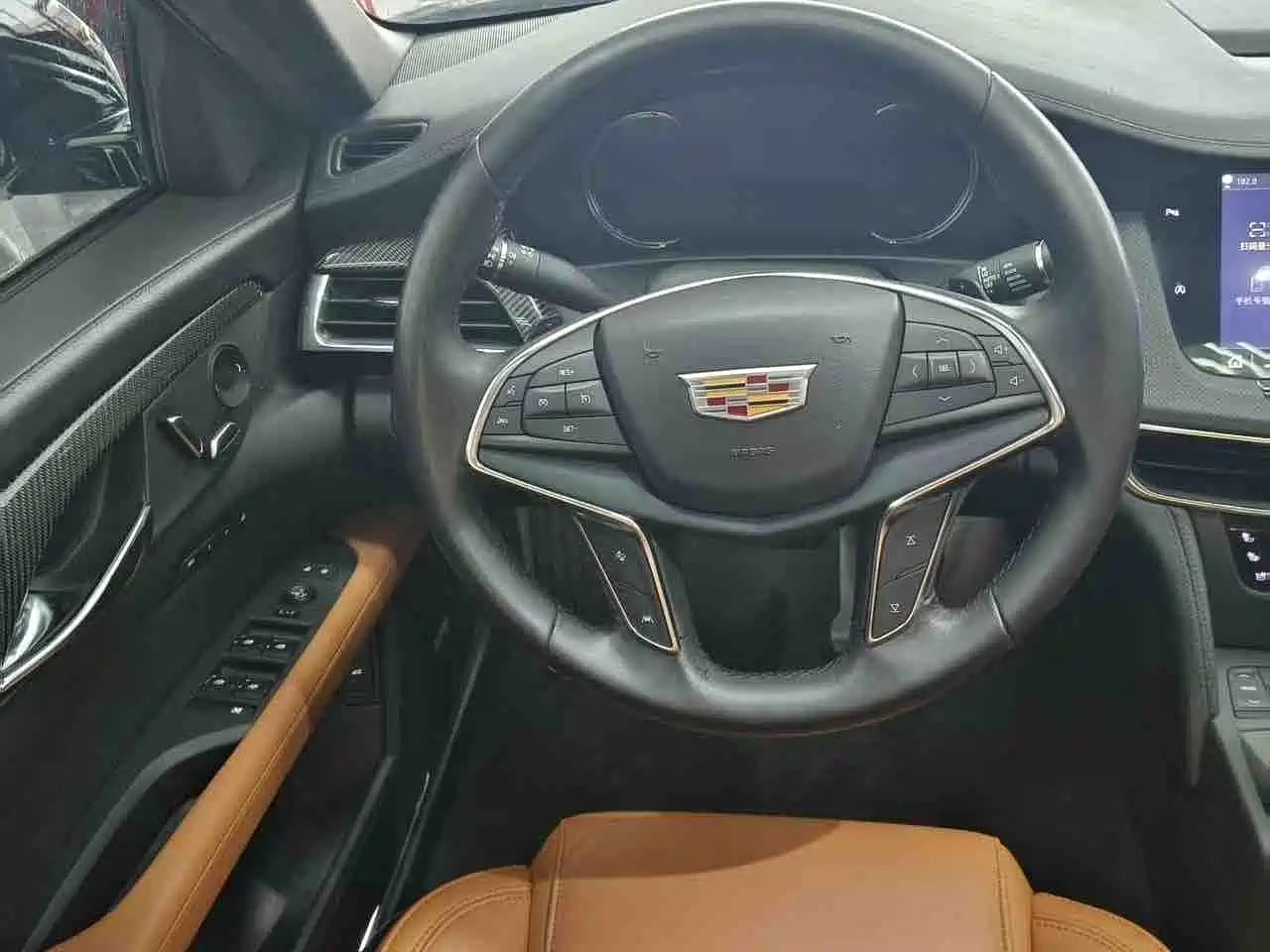 Фото 8 - Cadillac CT6