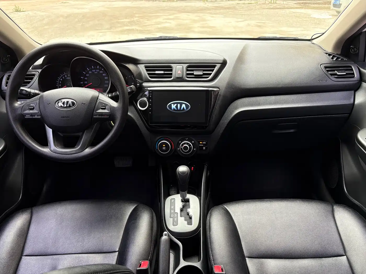 Kia K2 2012 Sedan 1.4L AT GLS Commemorative Edition фото 9