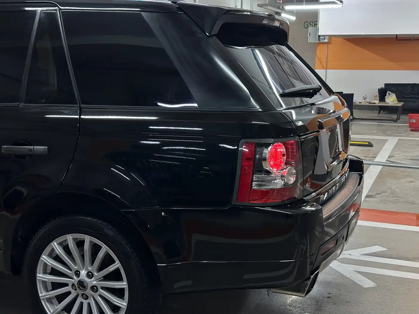 Land Rover Range Rover Sport 2010 2011 5.0 NA V8 HSE
