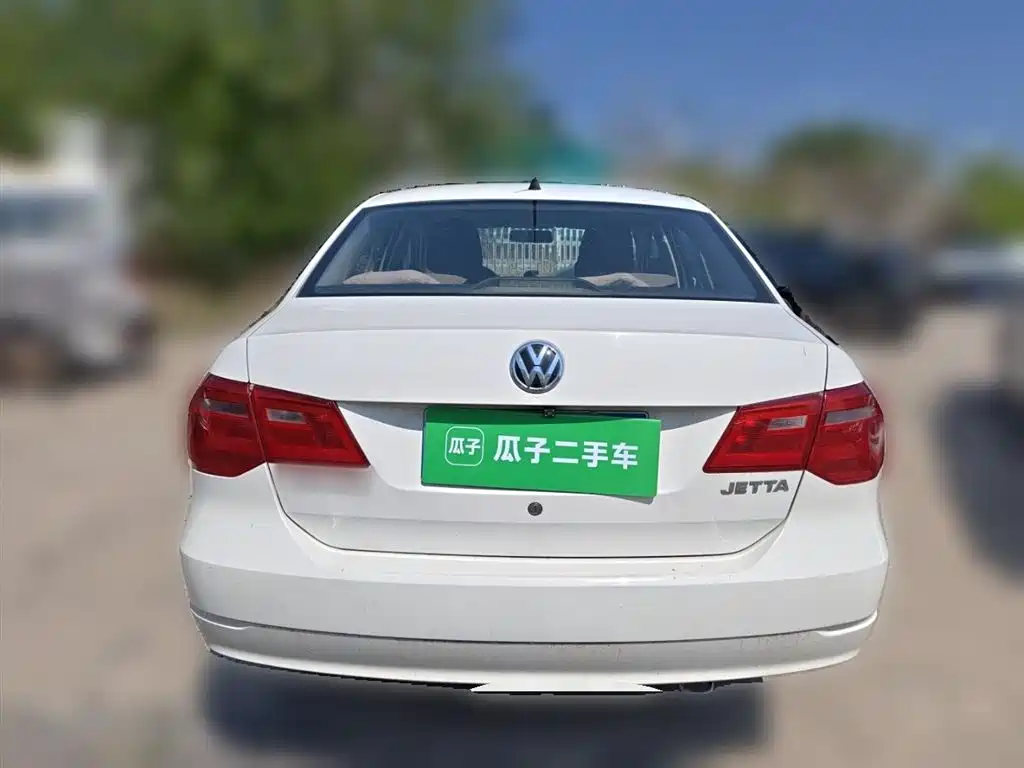 Volkswagen Jetta 2013 1.6L Automatic Comfort фото 4