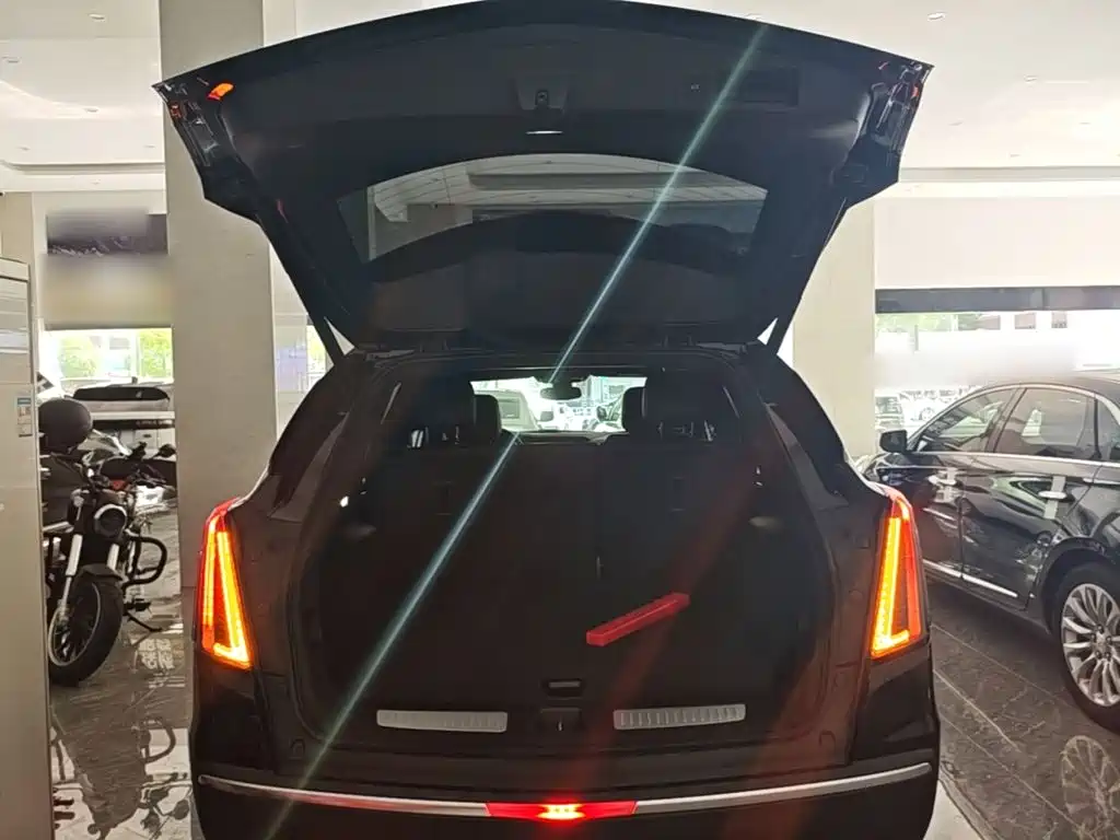 Photo 19 - Cadillac XT5