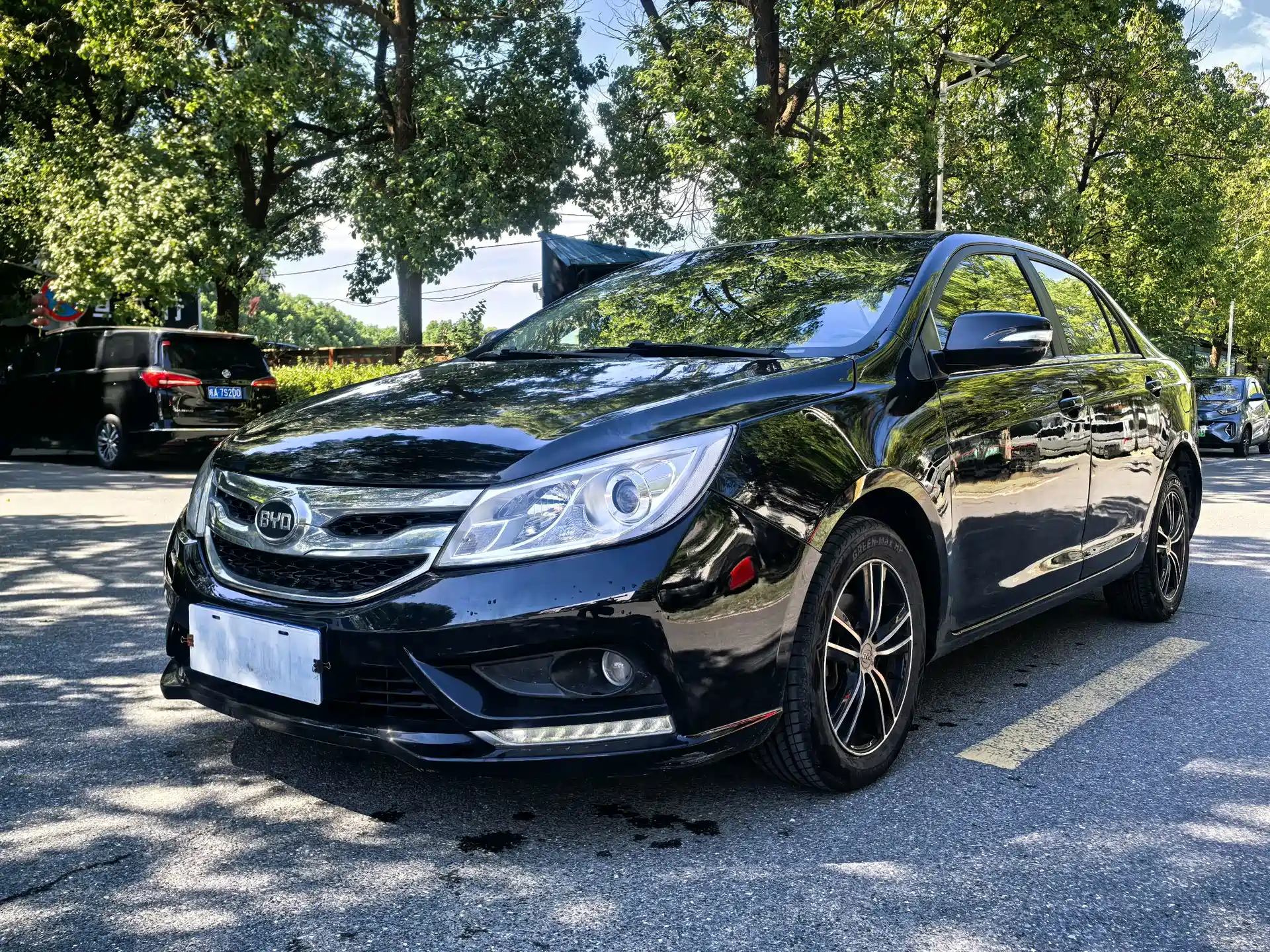 Фото 1 - BYD Surui