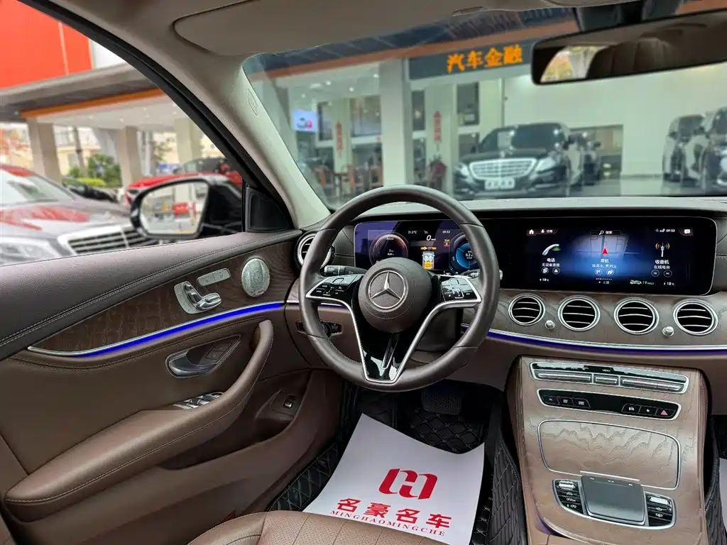 MERCEDES-BENZ E CLASS