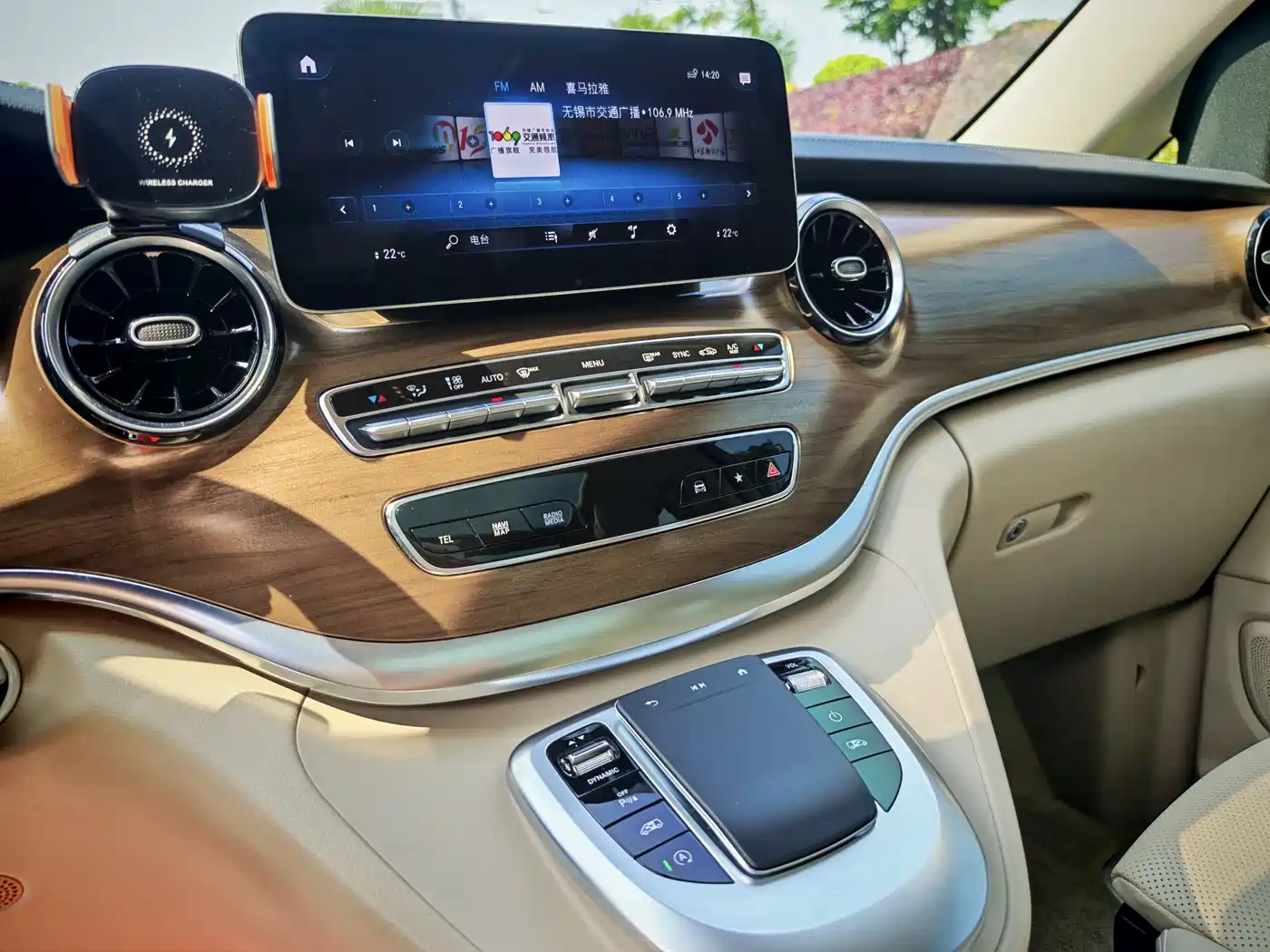 Mercedes-Benz V-Class 2022 V 260 L Long Wheelbase Luxury Edition фото 6