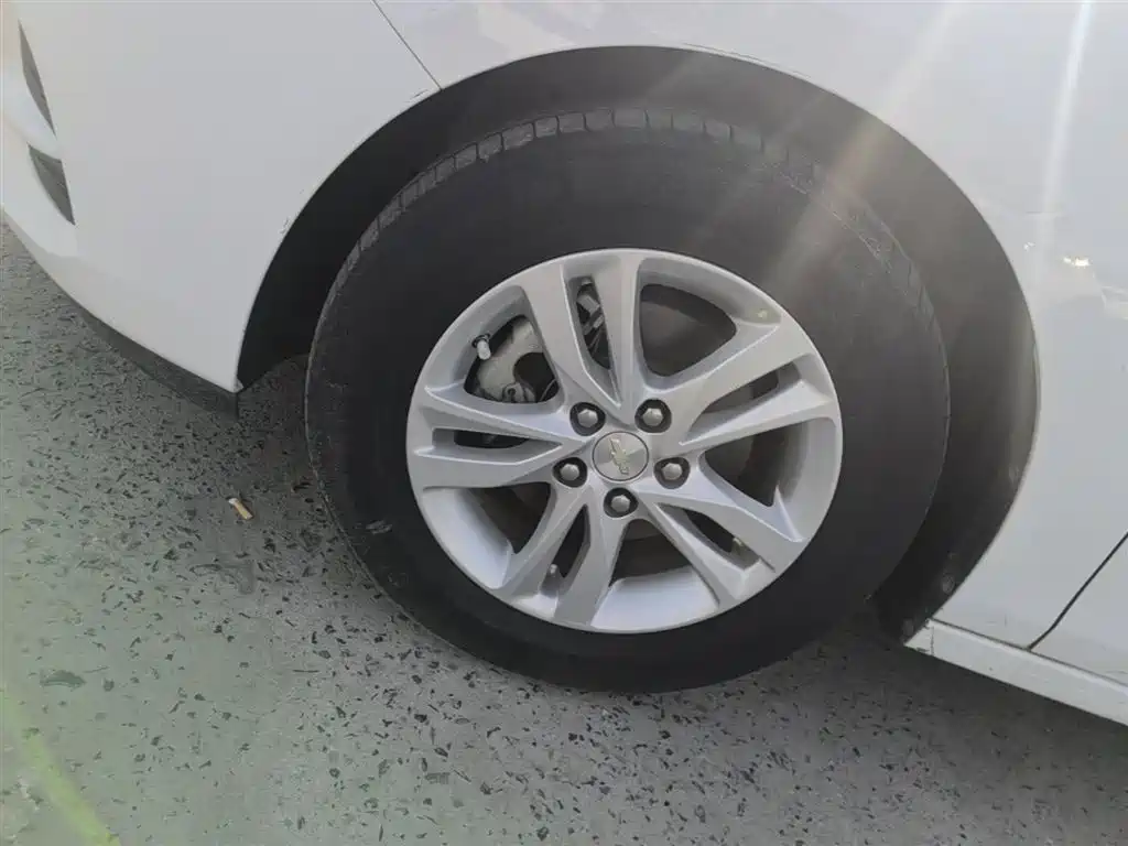 Chevrolet Cavalier 2016 1.5L Automatic Delight Edition фото 23