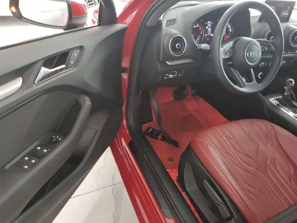 Audi A3 2018 30th Anniversary Limousine 35 TFSI Progressive фото 16