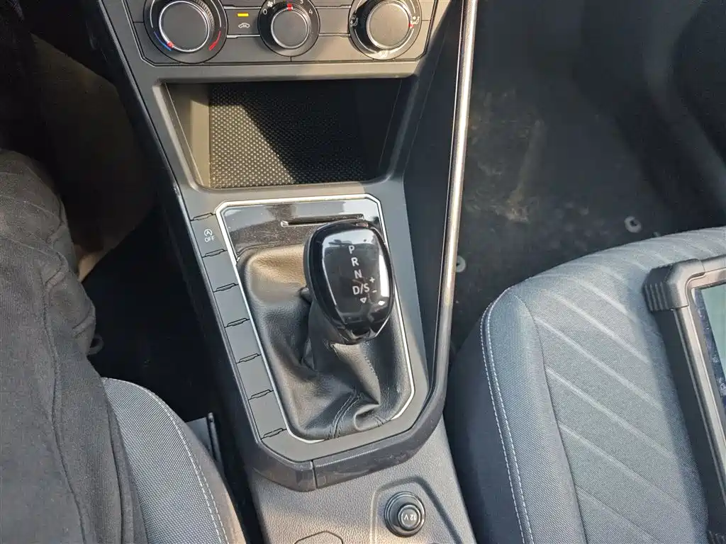Volkswagen Lavida 2023 Xinrui 1.5L Auto Xinyi Edition фото 14