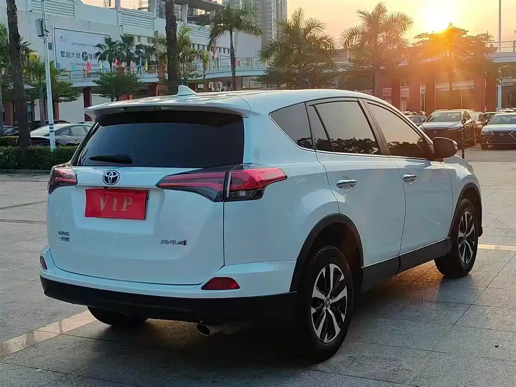 Toyota RAV4 Rongfang 2018 2.0L CVT 2WD Trend X Edition фото 9