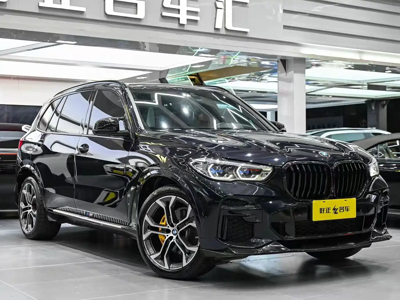 BMW X5 2022 Model xDrive 40Li M Sport Package фото 5