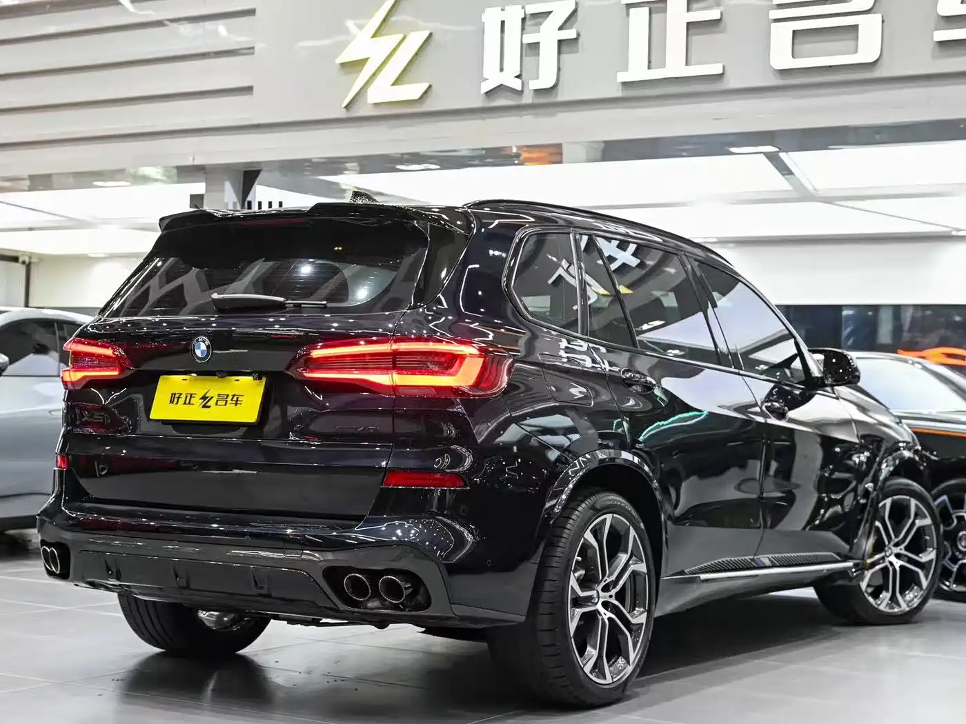 BMW X5 2022 Model xDrive 40Li M Sport Package фото 9
