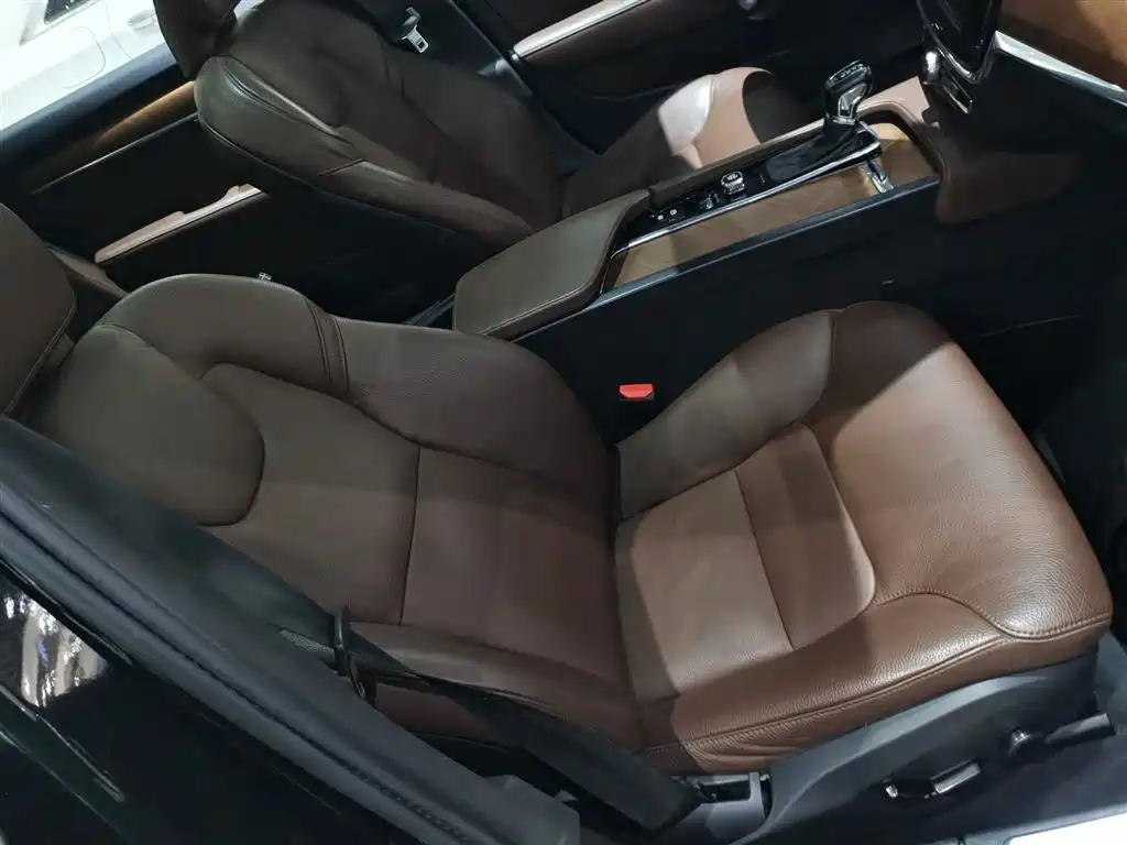 Фото 17 - Volvo S90