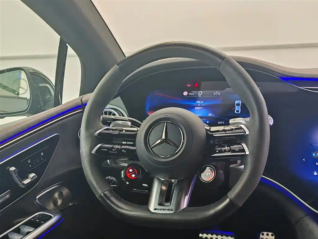 MERCEDES-BENZ EQE AMG