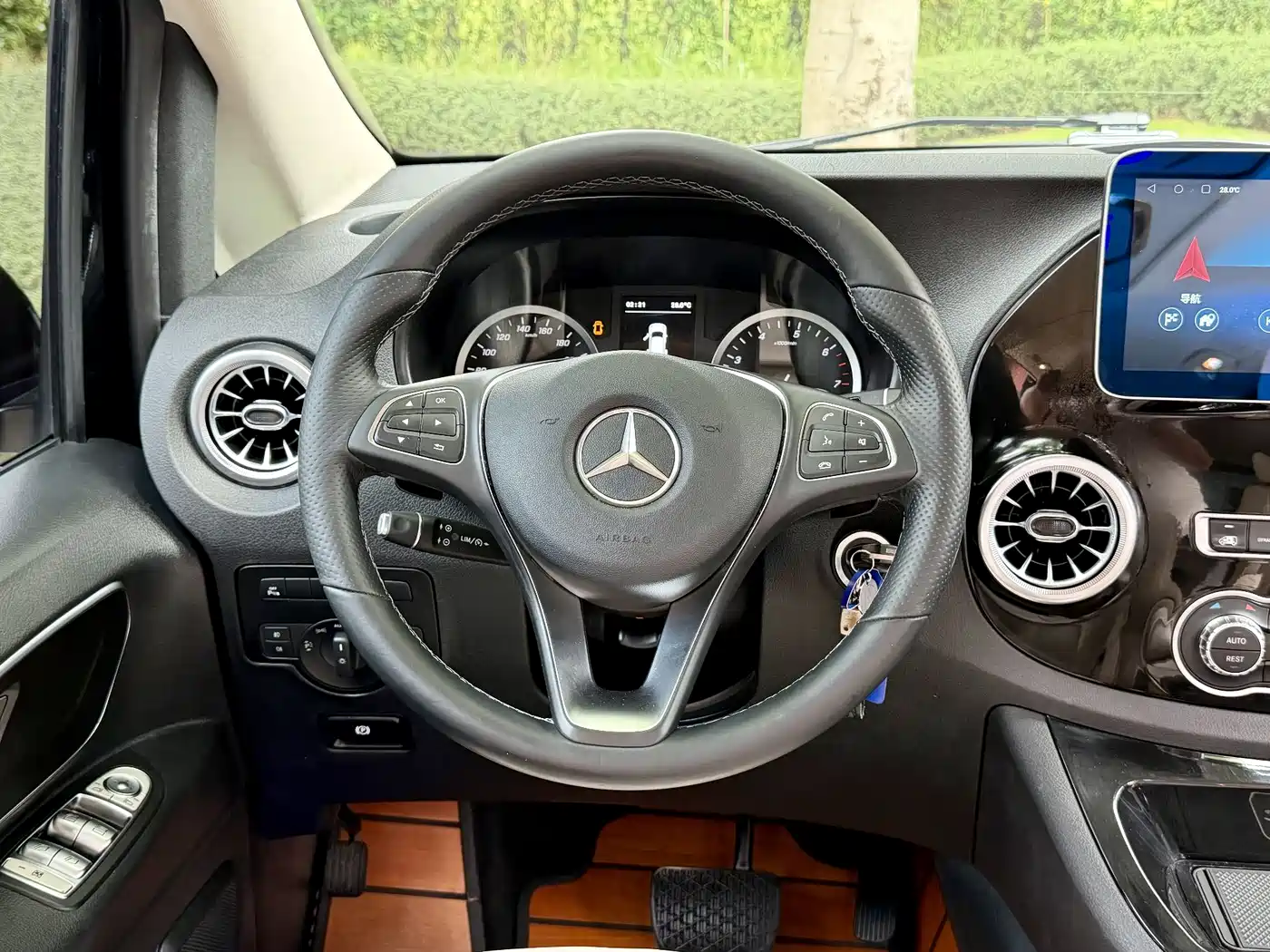 Mercedes-Benz Vito 2021 2.0T Business Edition 7-seater фото 19
