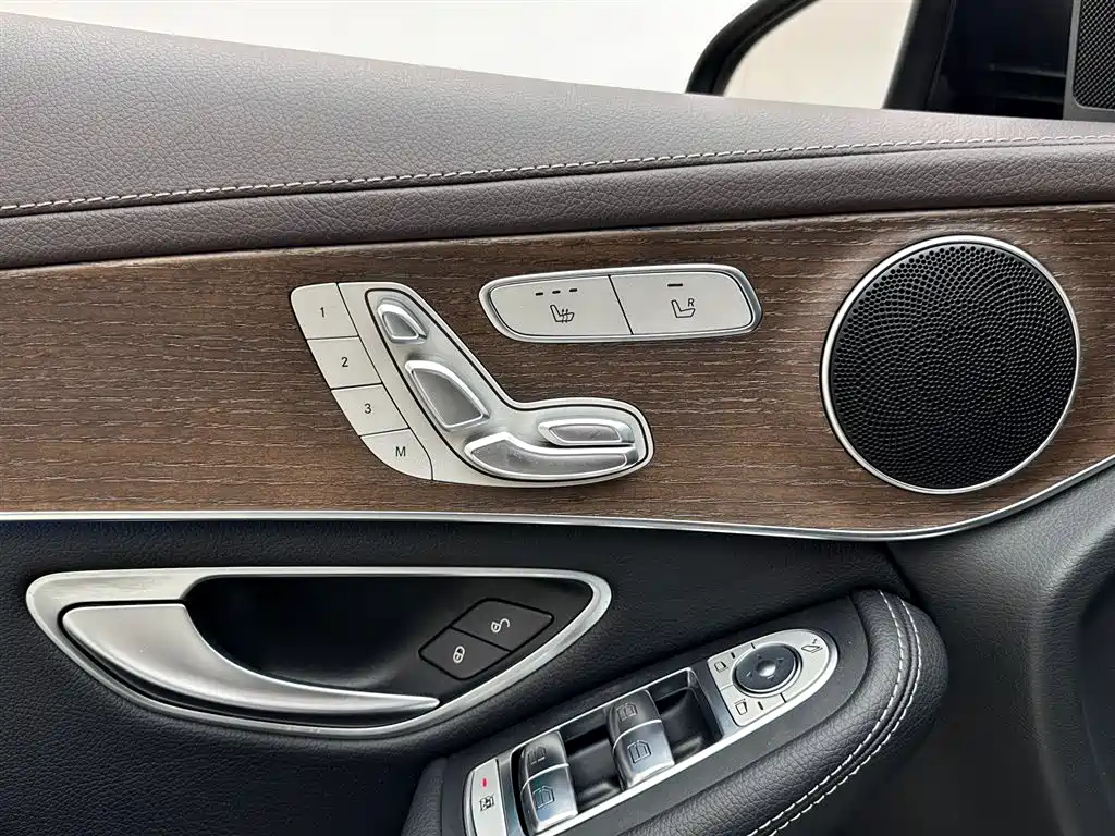 Mercedes-Benz GLC 2022 GLC 300 L 4MATIC Dynamic Collector's Edition фото 15