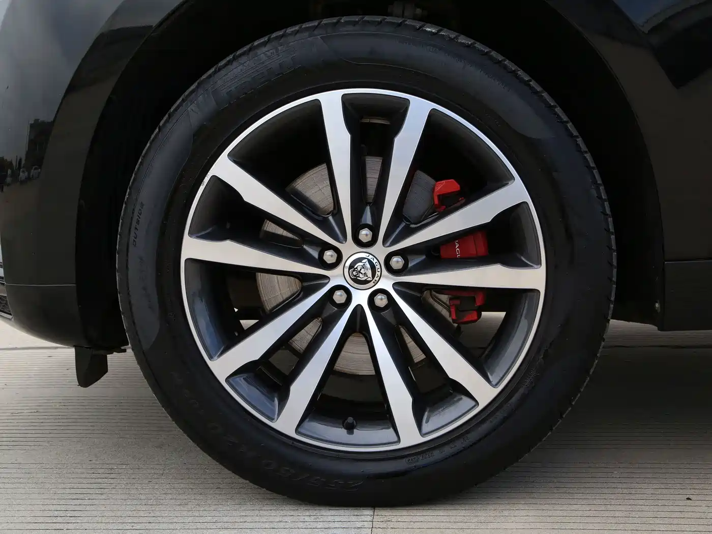 Jaguar F-PACE 2024 2024 P250 R-Dynamic SE