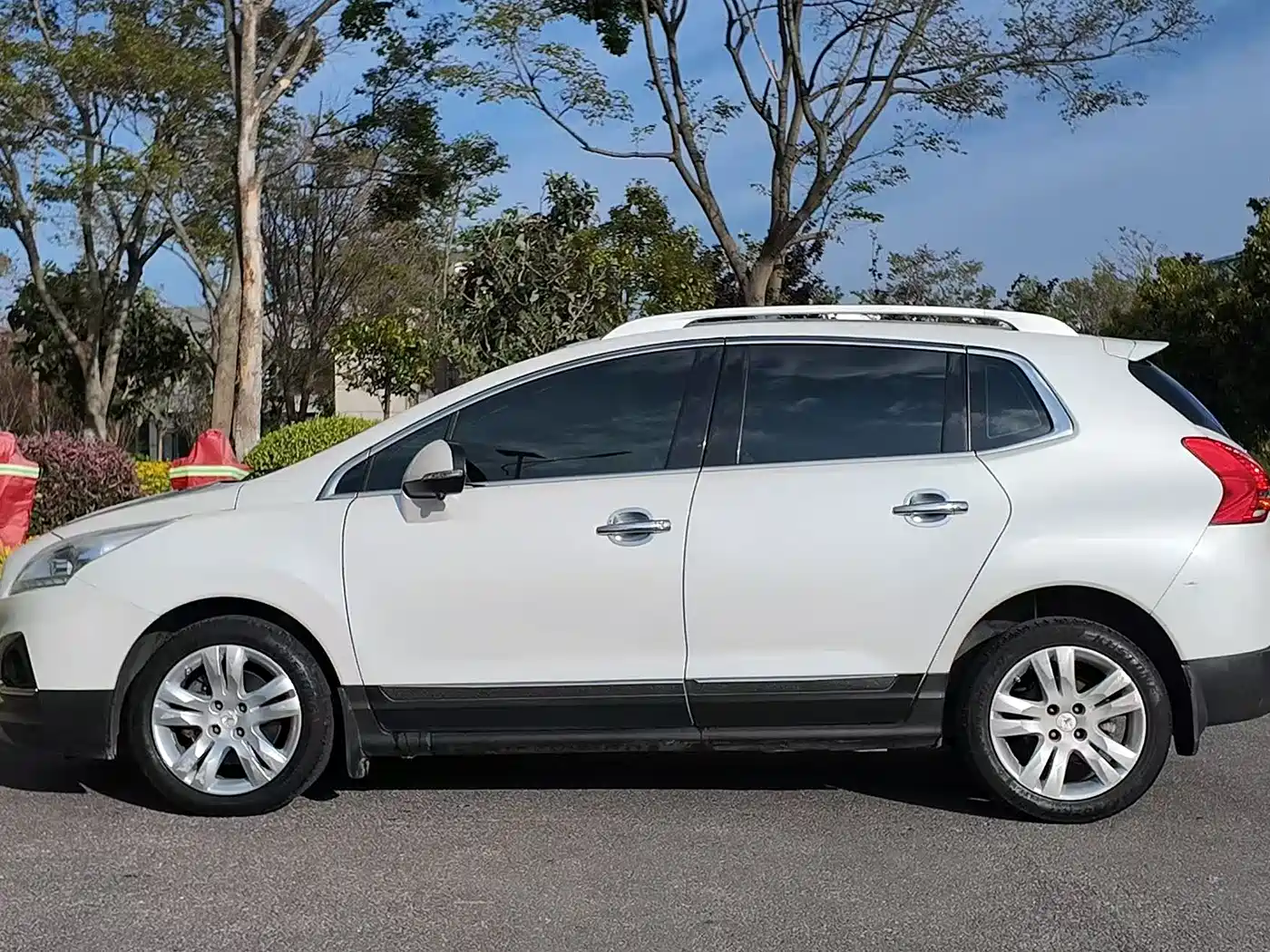 Peugeot 3008 2013 1.6THP Roland Garros Edition фото 5